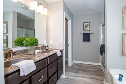 Bath - 6108 Springfield Blvd, Burlington, KY 41005 photo 6 of 6