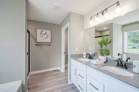 Bath - 6108 Springfield Blvd, Burlington, KY 41005 photo 2 of 6