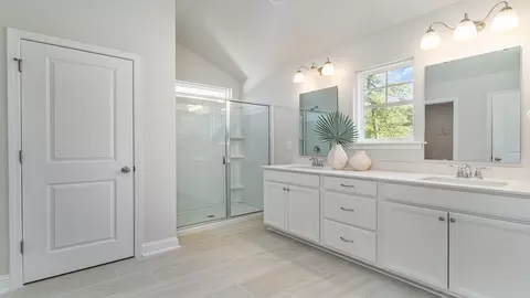 Bath - 2987 Fish Hawk Ln, Florence, SC 29505 photo 1 of 2