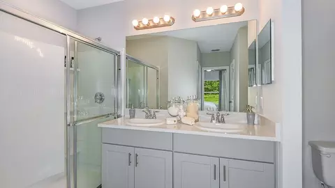 Bath - 13431 Camelot Ct, Parrish, FL 34219 photo 1 of 4
