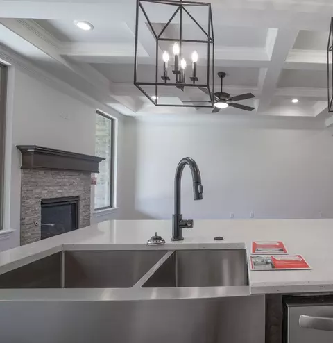 Kitchen - 932 Hydrangea Way, Edmond, OK 73034 photo 9 of 17