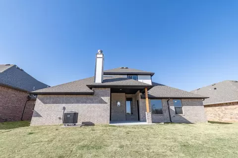 Exterior - 932 Hydrangea Way, Edmond, OK 73034 photo 30 of 37