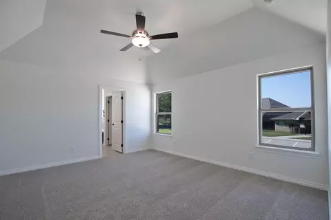 Bedroom - 932 Hydrangea Way, Edmond, OK 73034 photo 8 of 14