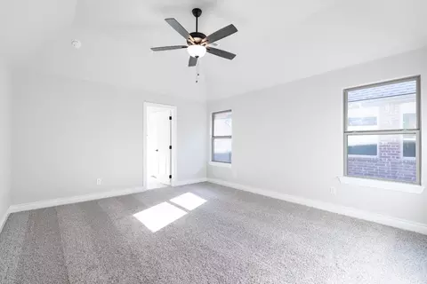 Bedroom - 932 Hydrangea Way, Edmond, OK 73034 photo 9 of 14