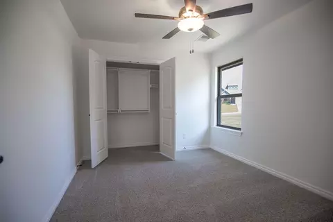 Bedroom - 932 Hydrangea Way, Edmond, OK 73034 photo 10 of 14