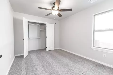 Bedroom - 932 Hydrangea Way, Edmond, OK 73034 photo 11 of 14