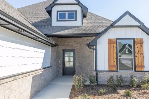 Exterior - 932 Hydrangea Way, Edmond, OK 73034 photo 24 of 37
