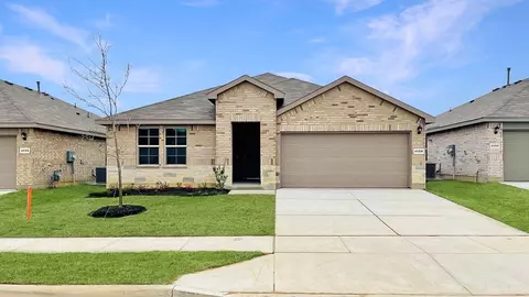 1100 Belhaven St, Granbury, TX 76048