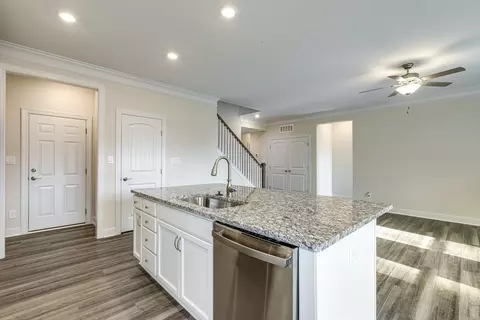 Kitchen - 3082 Constitution Ln, Gastonia, NC 28056 photo 4 of 8