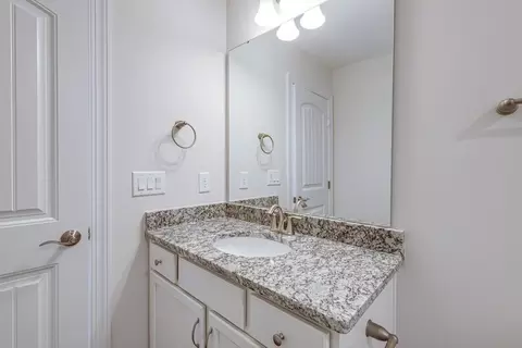 Bath - 3082 Constitution Ln, Gastonia, NC 28056 photo 2 of 6