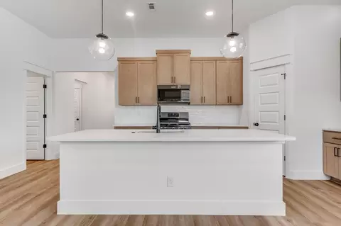 Kitchen - 512 Molly Dean Dr, Duenweg, MO 64841 photo 6 of 14