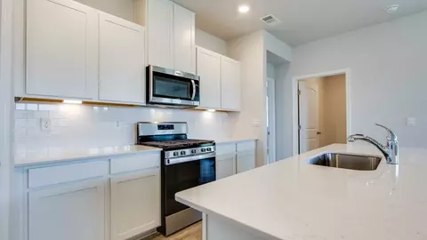 Kitchen - 315 Harvest Point Blvd, Spring Hill, TN 37174 photo 5 of 18
