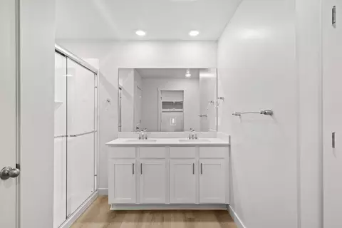 Bath - 862 Eden St, Eagle Mountain, UT 84005 photo 2 of 7