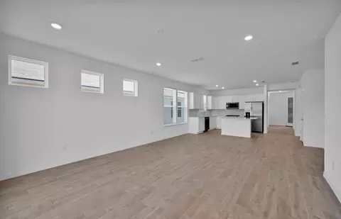 Living - 293 Ecliptic Loop, Yulee, FL 32097 photo 3 of 4