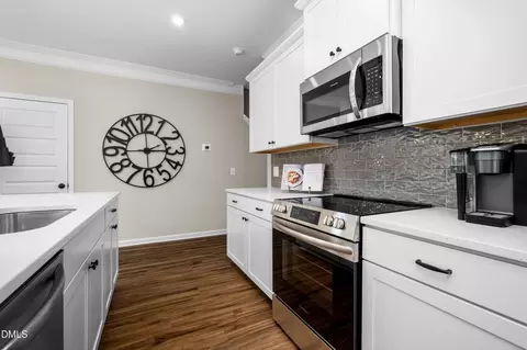 Kitchen - 29 Gresham Ct, Dunn, NC 28334 photo 5 of 7