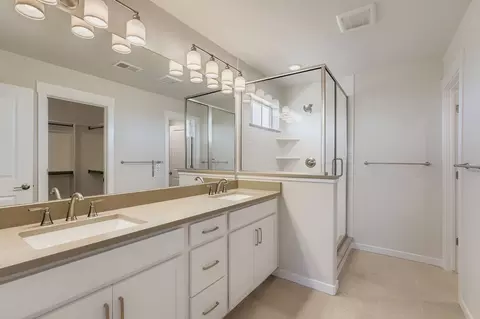 Bath - 5841 Aspenglow St, Longmont, CO 80504 photo 3 of 11