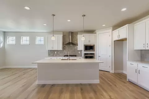 Kitchen - 5841 Aspenglow St, Longmont, CO 80504 photo 2 of 8