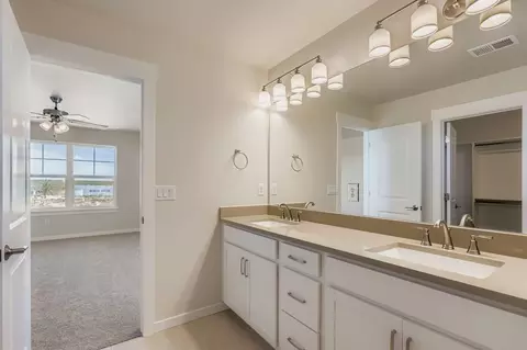 Bath - 5841 Aspenglow St, Longmont, CO 80504 photo 4 of 11