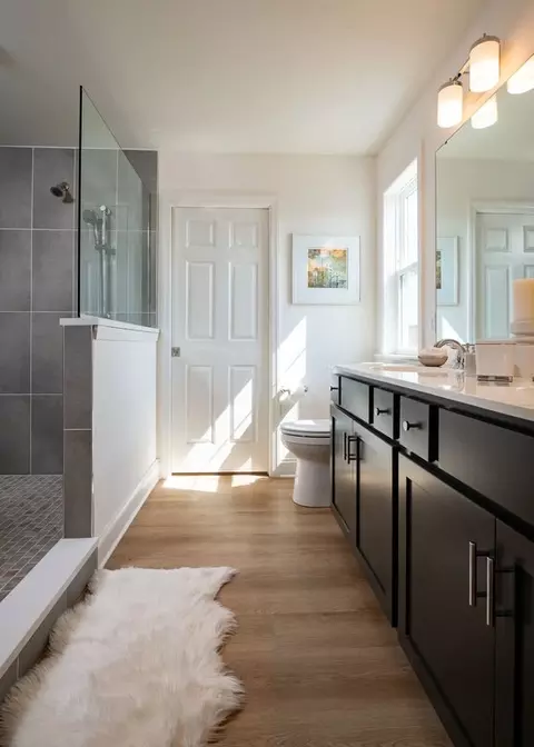Bath - 333 Amber Dr, Lititz, PA 17543 photo 3 of 3