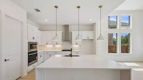 Kitchen - 2437 Tumbleweed Bnd, Leander, TX 78641 photo 2 of 8