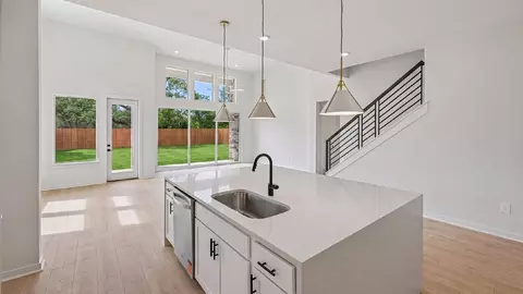 Kitchen - 2437 Tumbleweed Bnd, Leander, TX 78641 photo 4 of 8