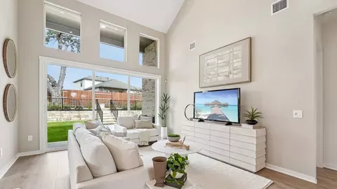 Living - 2437 Tumbleweed Bnd, Leander, TX 78641 photo 4 of 4