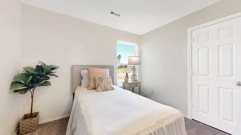 Bedroom - Blackberry Ridge Dr., Mcloud, OK 74851 photo 5 of 7