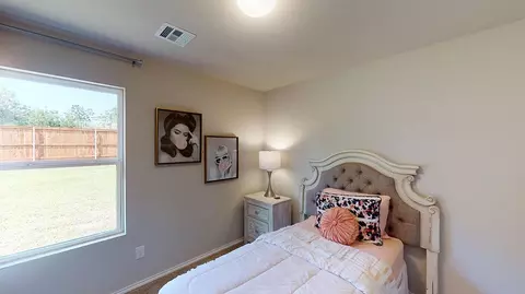 Bedroom - Blackberry Ridge Dr., Mcloud, OK 74851 photo 3 of 4