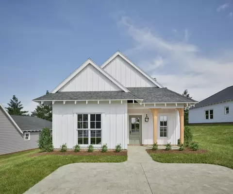 100 Firefly Ln, Opelika, AL