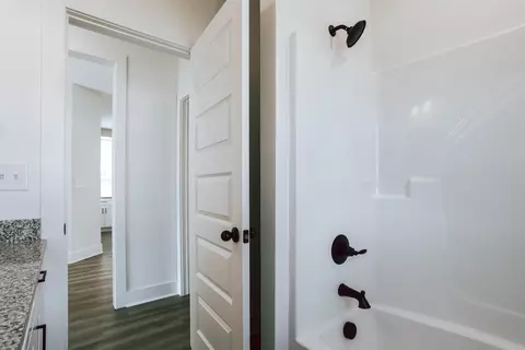 Entry Way - 100 Firefly Ln, Opelika, AL photo 2 of 3
