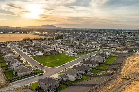 View/Area - 5716 Flathead Ave, Pasco, WA 99301 photo 7 of 8