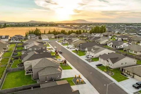View/Area - 5716 Flathead Ave, Pasco, WA 99301 photo 2 of 8