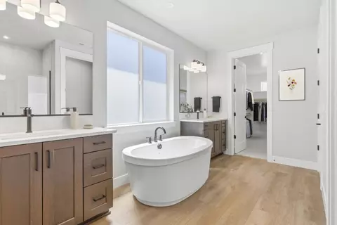 Bath - 5716 Flathead Ave, Pasco, WA 99301 photo 1 of 1