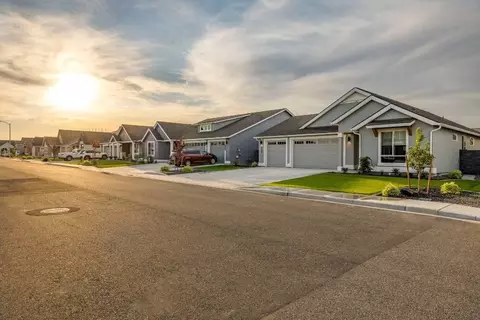 Exterior - 5716 Flathead Ave, Pasco, WA 99301 photo 5 of 7