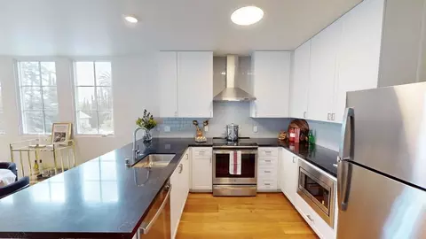 Kitchen - 1878 E Walnut St, Pasadena, CA 91107 photo 9 of 10