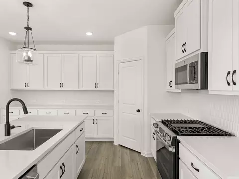 Kitchen - 3993 Olin Way, Celina, TX 75009 photo 3 of 4