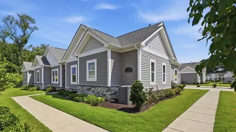 1701 Acadian Dr, Suffolk, VA 23434