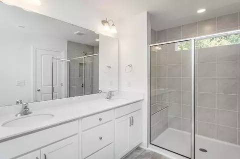 Bath - 5422 Running Fox Ln, Durham, NC 27703 photo 1 of 4