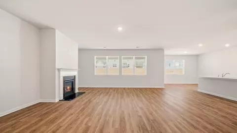 Living - 539 Abbott Rd, Statham, GA 30666 photo 1 of 5