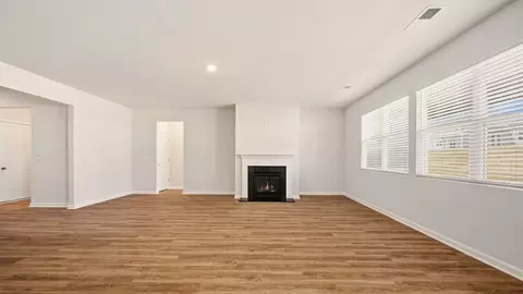Living - 539 Abbott Rd, Statham, GA 30666 photo 2 of 5