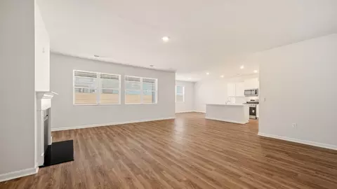 Living - 539 Abbott Rd, Statham, GA 30666 photo 5 of 5