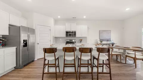 Kitchen - 539 Abbott Rd, Statham, GA 30666 photo 6 of 8