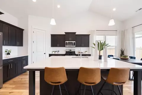 Kitchen - 1200 S 32nd Ave, Cornelius, OR 97113 photo 2 of 3