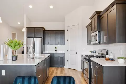 Kitchen - 1200 S 32nd Ave, Cornelius, OR 97113 photo 3 of 3
