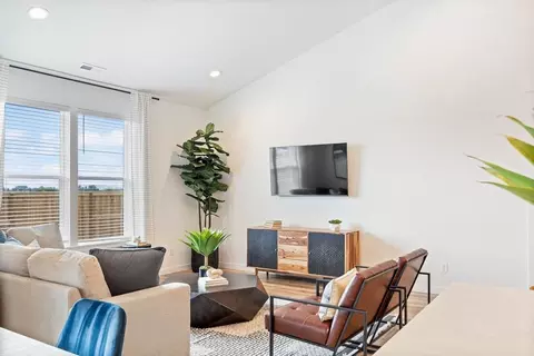 Living - 1200 S 32nd Ave, Cornelius, OR 97113 photo 1 of 4