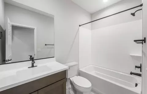 Bath - 1439 W Treasure Trl, Apache Junction, AZ 85120 photo 3 of 4