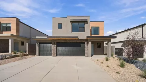 1425 S Lost Springs Dr, Washington, UT 84780