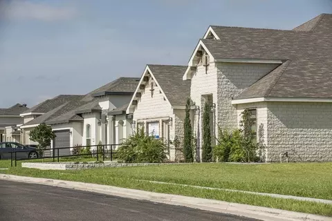 Exterior - 5513 Umar Ave, Alton, TX 78573 photo 5 of 9