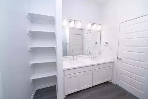 Bath - 5513 Umar Ave, Alton, TX 78573 photo 6 of 7