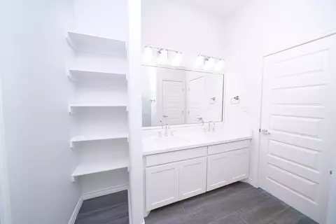 Bath - 5513 Umar Ave, Alton, TX 78573 photo 5 of 7